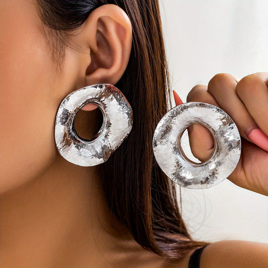 Retro Hollow Earrings