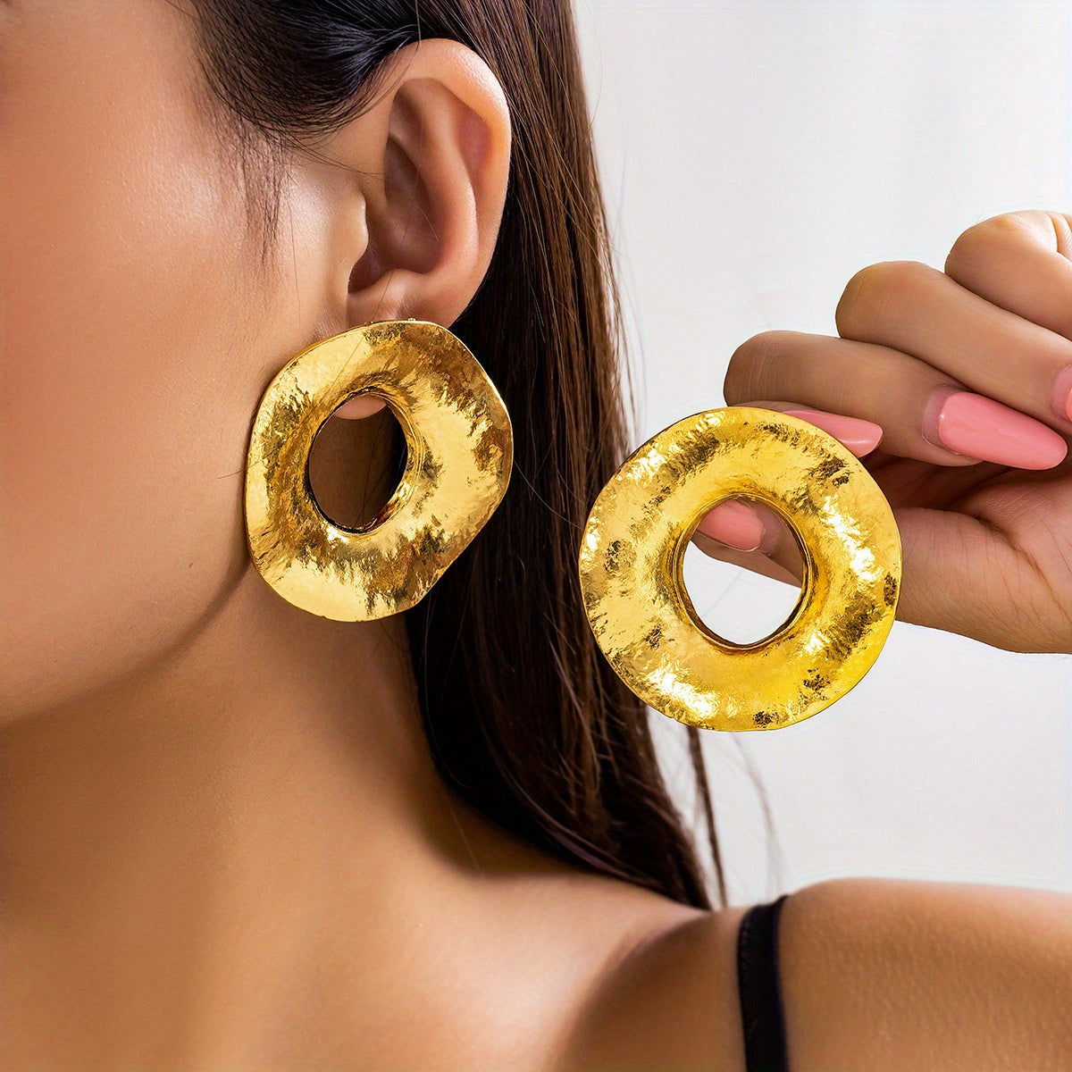 Retro Hollow Earrings